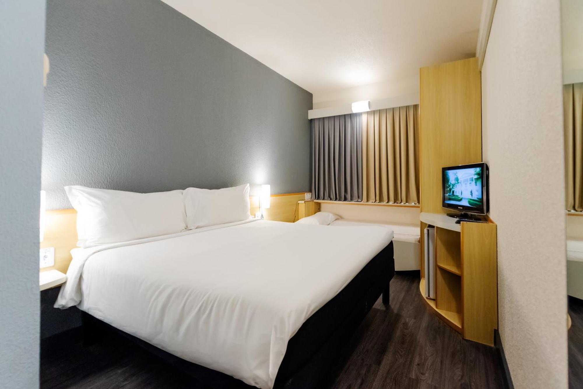 Отель Ibis Criciuma Крисиума Экстерьер фото
