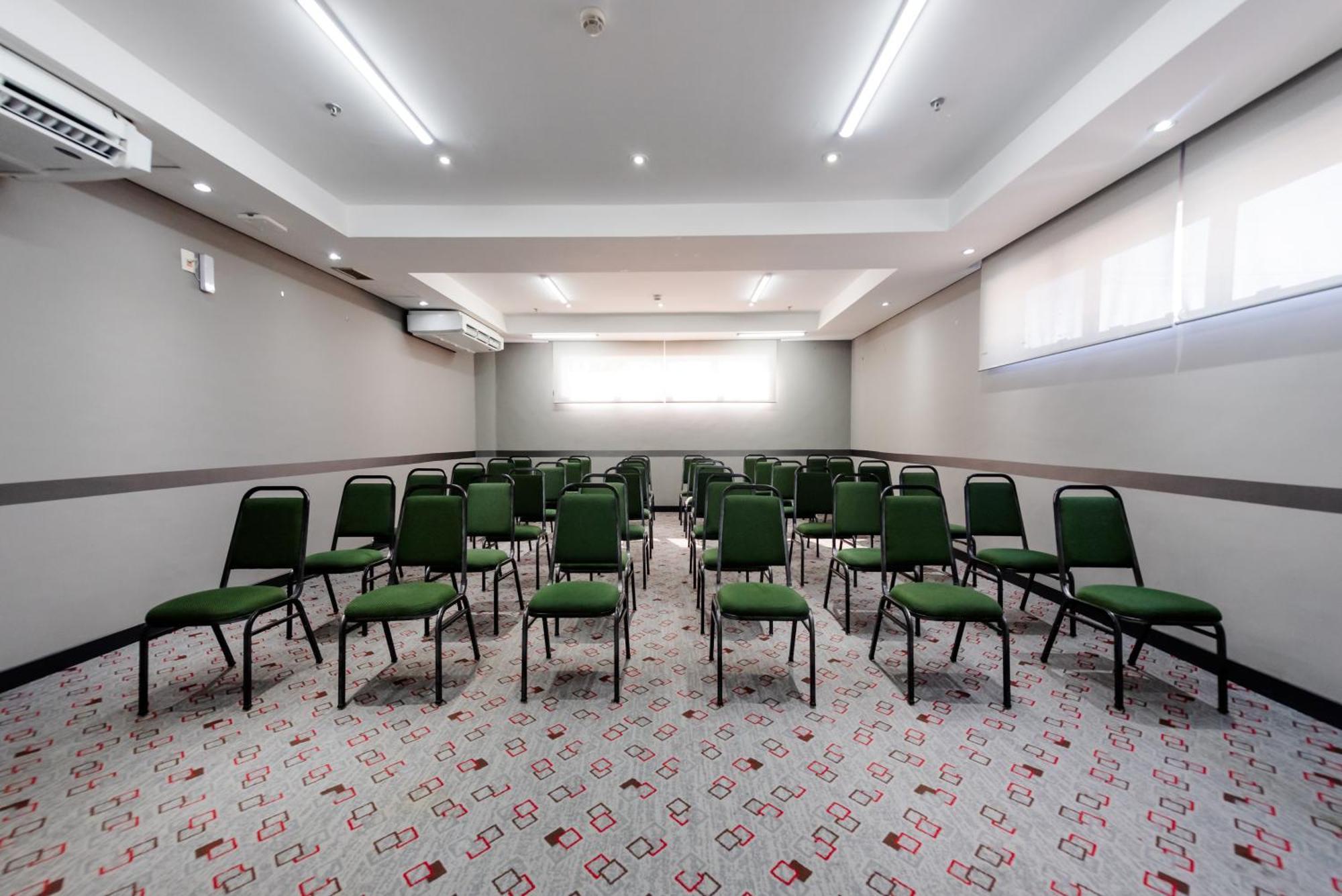 Отель Ibis Criciuma Крисиума Экстерьер фото